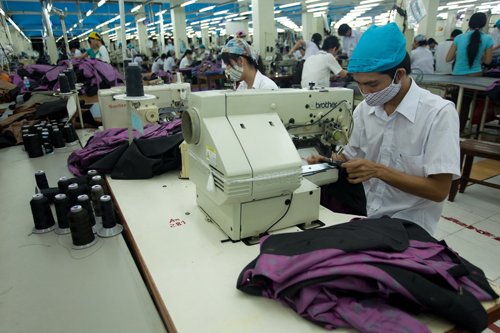 Anysew.vn_5 tháng đầu năm: Xuất khẩu dệt may vượt ngưỡng 8 tỷ USD